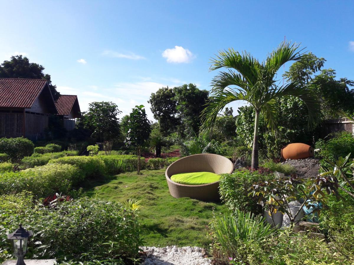 Marind Dive Eco Resort Waha Eksteriør billede